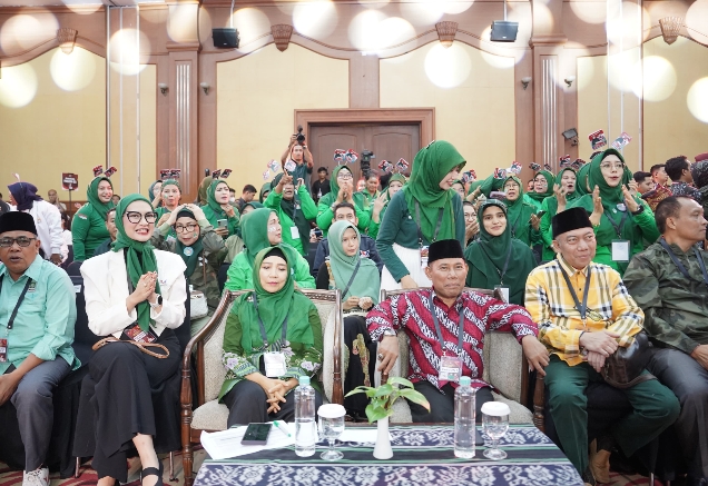 Rohmi-Firin Kembali Unggul Telak di Debat Pamungkas, Dinamika Elektoral Bumi Gora Berubah Drastis, Kemenangan di Depan Mata.