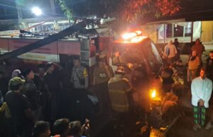 Korsleting Listrik Saat Cas HP, Satu Rumah di Suela Ludes Terbakar