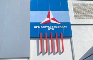 Dr. GEMA Sumbangkan Satu Ekor Sapi Kurban Kepada DPD Demokrat NTB.