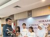 Wujud Sinergi dan Kepedulian Sosial, Bank Jatim Bersama Bank NTB Syariah & IZI Salurkan Bantuan Kacamata Gratis bagi Pelajar di Jawa Timur