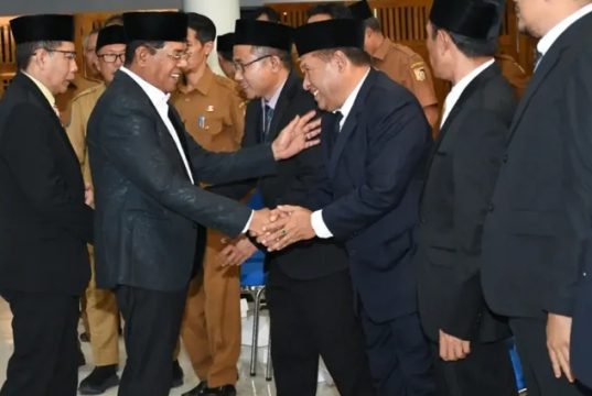 Bupati Iron Melantik 36 Pejabat Struktural Esolan II dan III