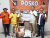 Tanggap Bencana Kebakaran Desa Adat Sade, Bank NTB Syariah Salurkan Bantuan Air Bersih dan Paket Sembako