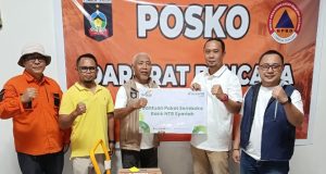 Tanggap Bencana Kebakaran Desa Adat Sade, Bank NTB Syariah Salurkan Bantuan Air Bersih dan Paket Sembako