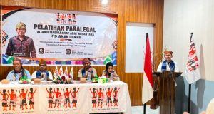 Dihadapan Komunitas Masyarakat Adat Dompu, Ketua PHW AMAN NTB Paparkan Tugas Pokok dan Batasan Paralegal