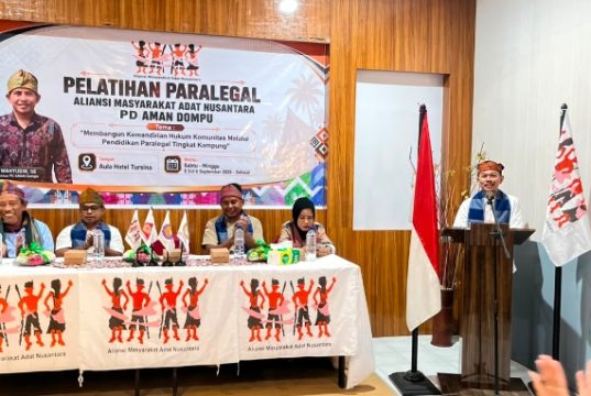 Dihadapan Komunitas Masyarakat Adat Dompu, Ketua PHW AMAN NTB Paparkan Tugas Pokok dan Batasan Paralegal