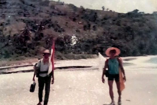 Susur Pantai Lombok Bagian ke 2. Di Antara Kram Kulit Terbakar dan Balsem di Tepi Malimbu